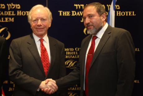 The Delusions of Sen. Joe Lieberman