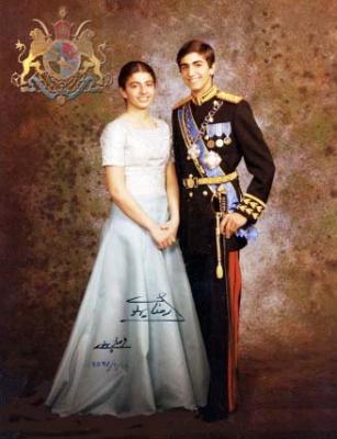 Royal Siblings: Reza and Farahnaz In Royal Outfit (1976/77)