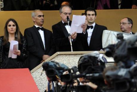 CANNES SOLIDARITY:Frédéric Mitterrand reads Jafar Panahi's letter in Cannes