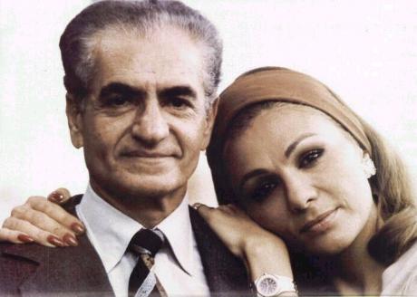 A QUEEN'S LOYALTY: Farah Pahlavi interview on VOA (Jan 15th,2010)