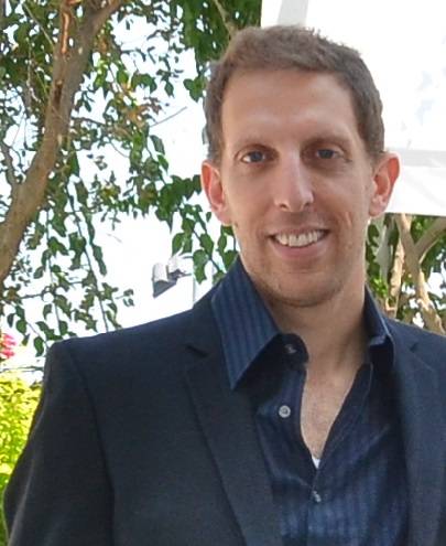 Dr. Yoav Fromer received his doctorate from the New School for Social Research. He teaches American History, Politics and Culture at Tel Aviv University.