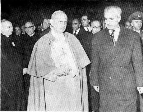 pictory: Pope Paul VI greeted by Shah of Iran in Tehran (1960's ...