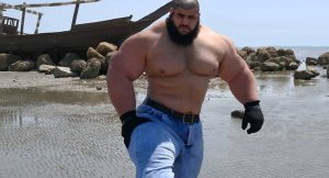 Sajad Gharibi as the Iranian Hulk